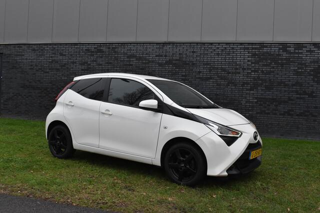 Toyota AYGO 1.0 VVT-i x 5-deurs Cruise control Zwarte velgen