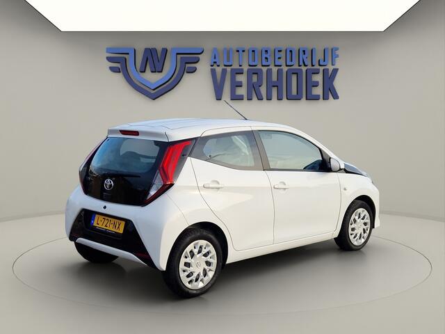 Toyota AYGO 1.0 VVT-i X-Play Navigatie - Camera - DAB - Airco