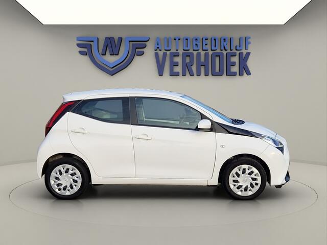 Toyota AYGO 1.0 VVT-i X-Play Navigatie - Camera - DAB - Airco