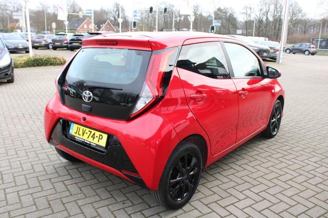 Toyota AYGO 1.0 VVT-I X-PLAY Climate Camera Bluetooth Apple Car LM 15