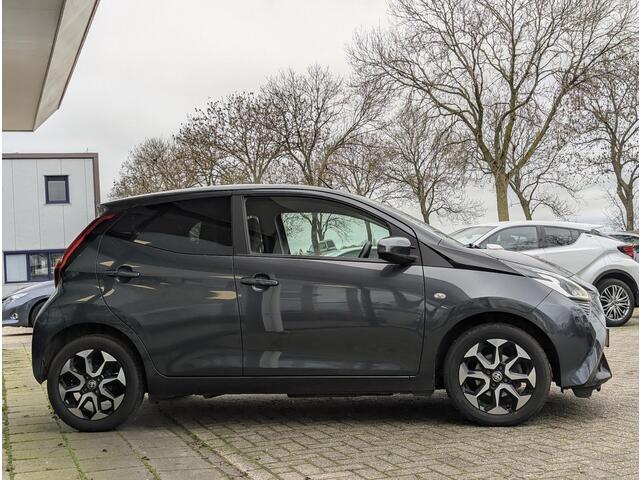 Toyota AYGO 1.0 VVT-i x-cite | 1e eigenaar | Dealer OH | Climate control | Camera | Apple Carplay / Android Auto