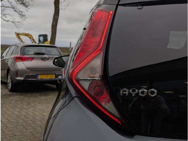Toyota AYGO 1.0 VVT-i x-cite | 1e eigenaar | Dealer OH | Climate control | Camera | Apple Carplay / Android Auto