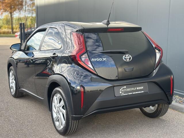Toyota AYGO X 1.0 VVT-i MT First / Carplay / Camera / Stoelverwarming