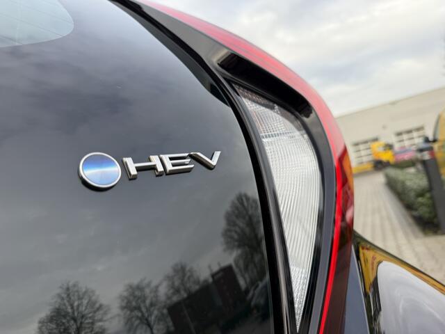 Toyota AYGO X Hybrid 115 play