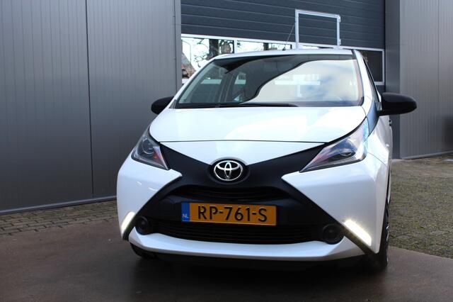 Toyota AYGO 1.0 VVT-i x-fun Airco / Bluetooth