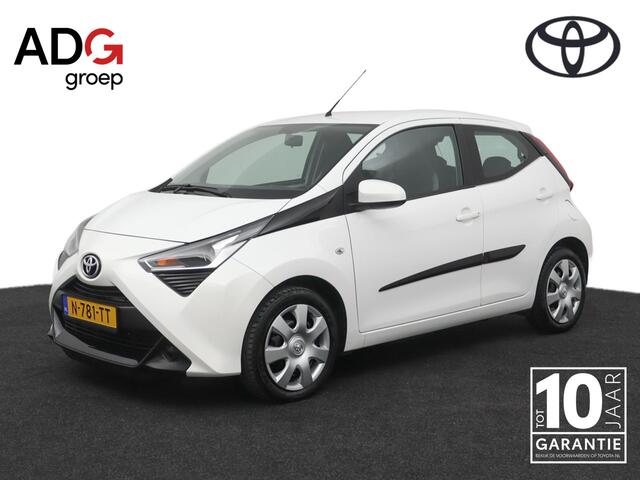 Toyota AYGO 1.0 VVT-i x-play | Airco | Parkeercamera | Apple carplay - Android auto |