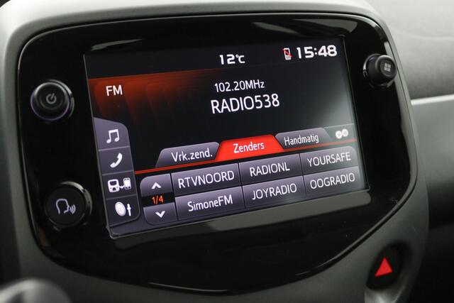 Toyota AYGO 1.0 VVT-i x-play | Airco | Parkeercamera | Apple carplay - Android auto |