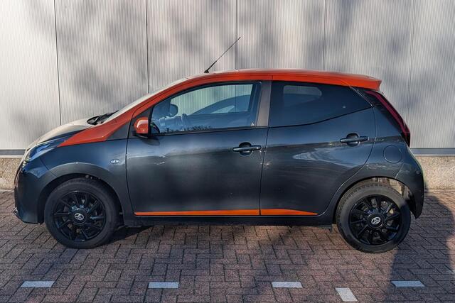 Toyota AYGO 1.0 VVT-i x-JBL Acteruitrijcamera, Navigatie met Apple Carplay & Android Auto, JBL premium audio