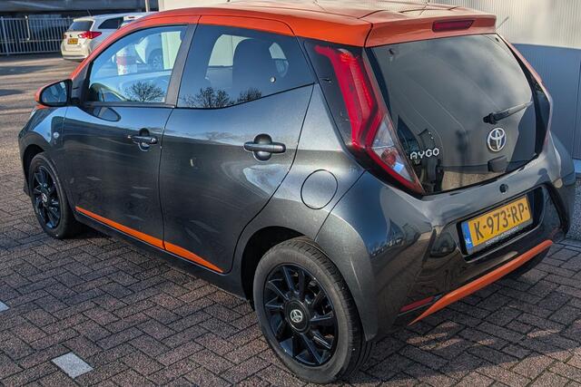Toyota AYGO 1.0 VVT-i x-JBL Acteruitrijcamera, Navigatie met Apple Carplay & Android Auto, JBL premium audio