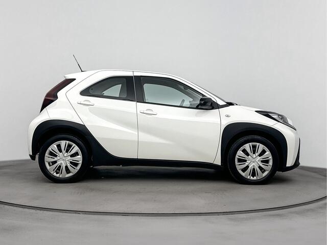 Toyota AYGO X 1.0 VVT-i Play | Carplay | Parkeercamera | Adaptive Cruisecontrol |