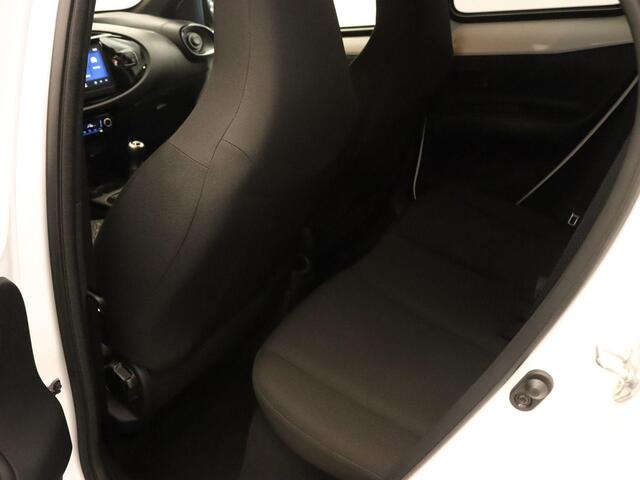 Toyota AYGO X 1.0 VVT-i MT Pulse - ORIGINEEL NEDERLANDSE AUTO - CLIMATE CONTROL - TWO TONE - APPLE CARPLAY/ANDROID AUTO - CRUISE CONTROL ADAPTIEF - LED KOPLAMPEN - EXTRA GETINT GLAS - LICHTMETALEN VELGEN 17 INCH