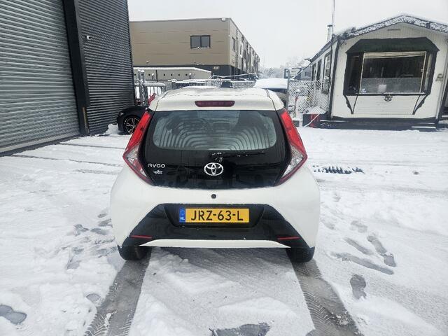 Toyota AYGO 1.0 VVT-i x-joy