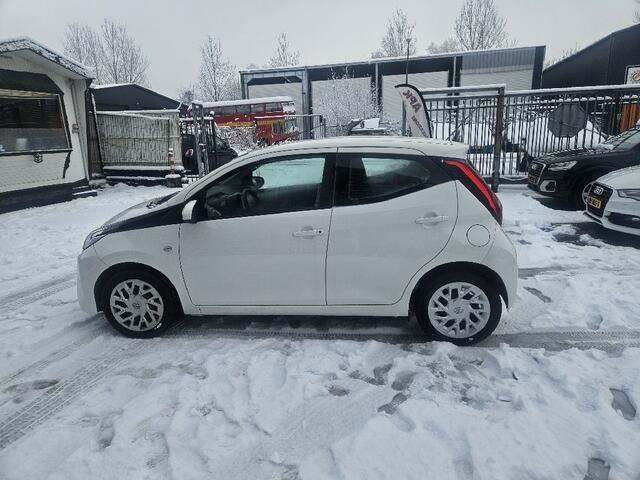 Toyota AYGO 1.0 VVT-i x-joy