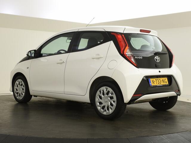 Toyota AYGO 1.0 VVT-i x-play | Carplay | Camera