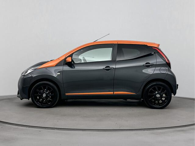 Toyota AYGO 1.0 VVT-i x-JBL | NL-Auto | Dealeronderhouden | Apple Carplay/Android Auto | LM-Velgen |