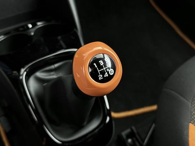 Toyota AYGO 1.0 VVT-i x-JBL | NL-Auto | Dealeronderhouden | Apple Carplay/Android Auto | LM-Velgen |