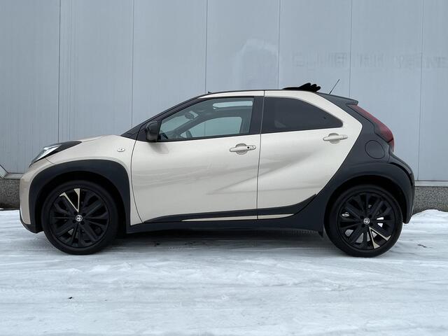 Toyota AYGO X 1.0 VVT-i S-CVT Premium / Schuifdak / JBL Audio / Stoelverwarming / Navigatie / Camera / Keyless Entry / 1ste eigenaarsauto.