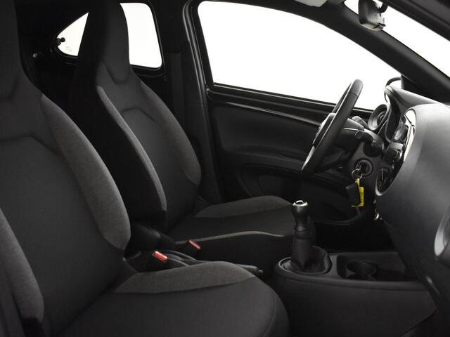 Toyota AYGO X 1.0 VVT-i MT Play | Stoelverwarming | Carplay