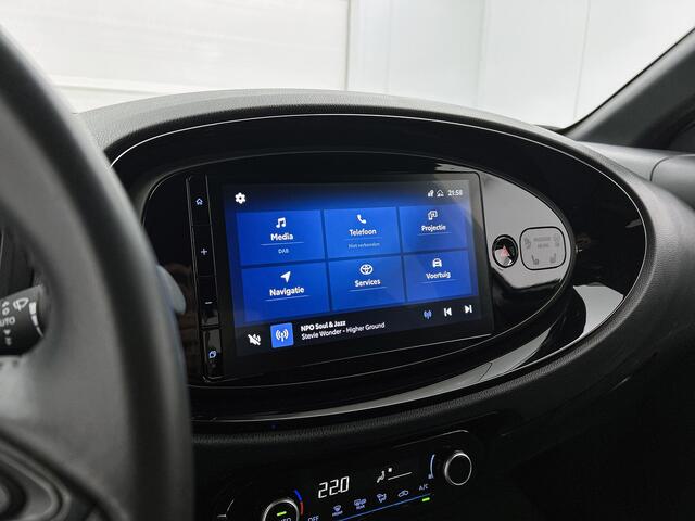 Toyota AYGO X 1.0 VVT-i S-CVT Envy Limited | Stoelverwarming | 18'' LM-Velgen | Dealeronderhouden | Navigatie | Metallic Lak Bi-Tone |