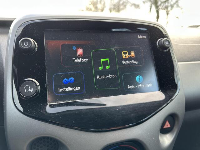 Toyota AYGO 1.0 VVT-i x-play | 5 deurs | Carplay | Parkeercamera | Airconditioning |