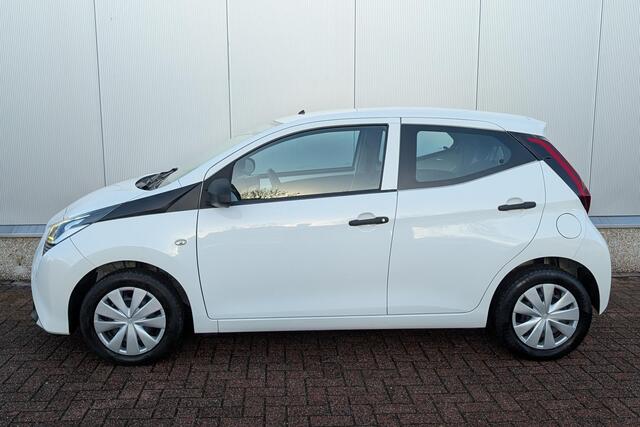 Toyota AYGO 1.0 VVT-i x-fun NL-auto, boekjes compleet, airconditioning, uitstelbare zijruiten achter, start/stop systeem, centrale deurvergrendeling
