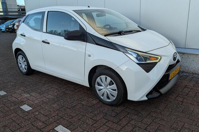 Toyota AYGO 1.0 VVT-i x-fun NL-auto, boekjes compleet, airconditioning, uitstelbare zijruiten achter, start/stop systeem, centrale deurvergrendeling