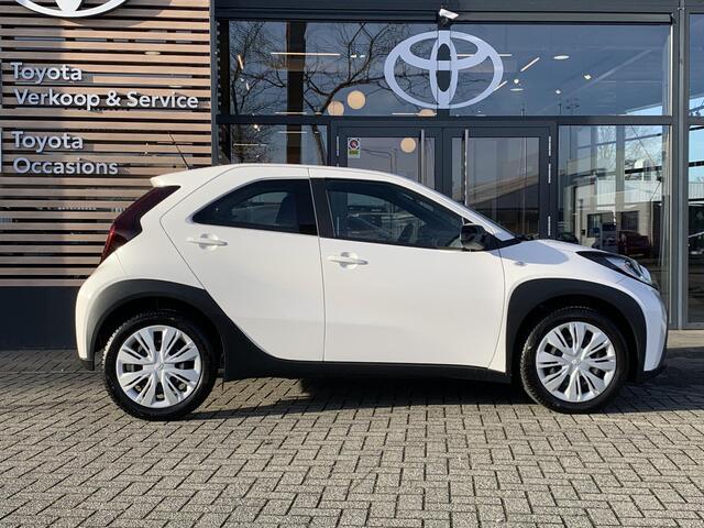Toyota AYGO X 1.0 VVT-i MT Play