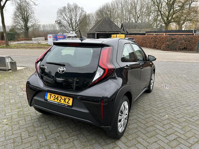 Toyota AYGO X 1.0 VVT-i MT Play
