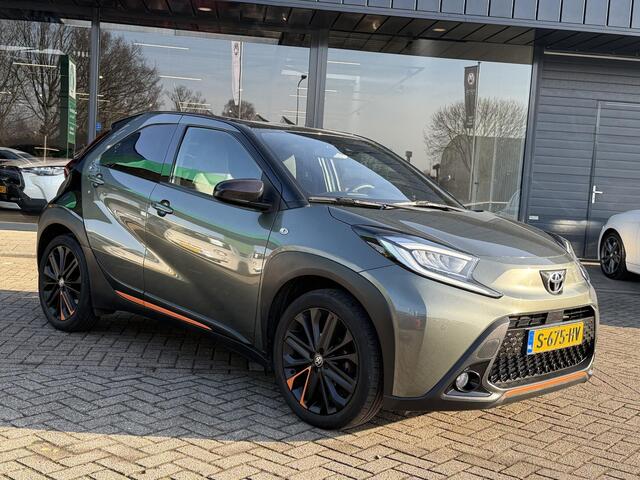 Toyota AYGO X 1.0 VVT-i S-CVT Limited AUTOMAAT | TWO TONE COLOR | DODEHOEK DETECTIE | ACHTERUIT RIJ CAMERA| SPORT STOELEN| KEYLESS ENTRY/GO| NAVIGATIE | LED KOPLAMPEN | STOEL VERWARMING |
