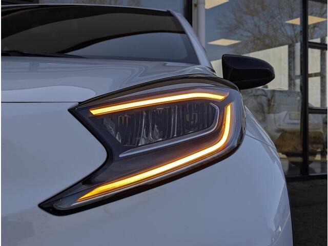 Toyota AYGO X 1.0 VVT-i MT First | Stoelverwarming | Climate Control | Camera | Led | ACC | Licht- regensensor