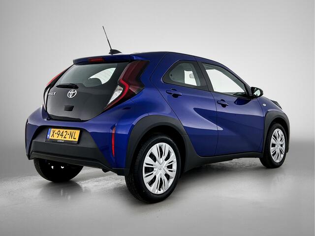 Toyota AYGO X 1.0 VVT-i MT Play | 1e Eigenaar | NIEUW GELEVERD & ONDERHOUDEN | Apple Carplay / Android Auto |