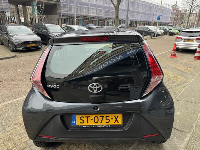 Toyota AYGO 1.0 VVT-i x-fun 70548KM! NAP | Airco | Bluetooth | LED dagrijverlichting | Lichtmetalen Velgen |