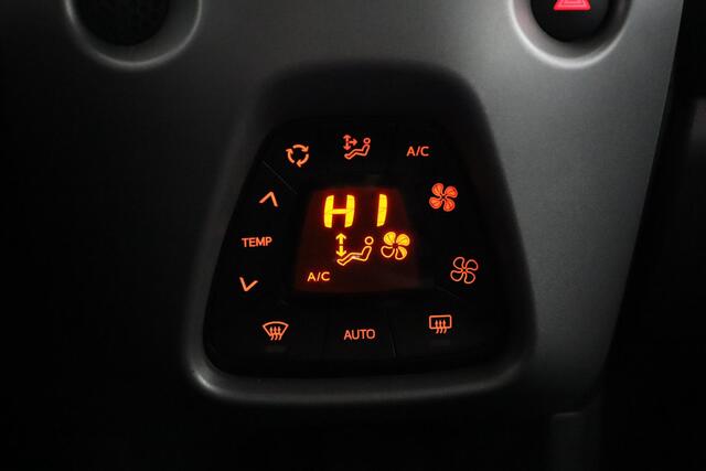 Toyota AYGO 1.0 VVT-i x-joy | Apple Carplay/Android Auto | Climate Control | Lichtmetalen Velgen | Parkeercamera |