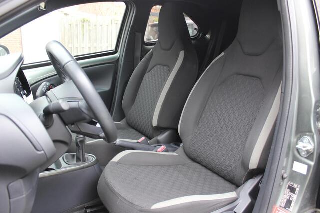 Toyota AYGO X 1.0 VVT-i MT Pulse Bi Tone, Adap Cruise, Lane Assist, Winter Pack, Camera, All Season.