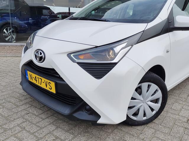 Toyota AYGO 1.0 VVT-i x-fun | Airco | DAB | Bluetooth | El. Raambediening |