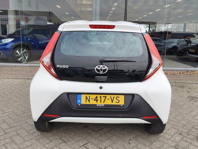 Toyota AYGO 1.0 VVT-i x-fun | Airco | DAB | Bluetooth | El. Raambediening |
