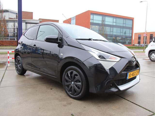 Toyota AYGO 1.0 VVT-i x-play Sparco Camera-Carplay, NL-auto, 1e Eigenaar Prijspakker!
