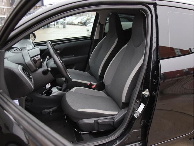 Toyota AYGO 1.0 VVT-i x-play Sparco Camera-Carplay, NL-auto, 1e Eigenaar Prijspakker!