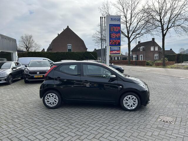 Toyota AYGO 1.0 VVT-i x-play