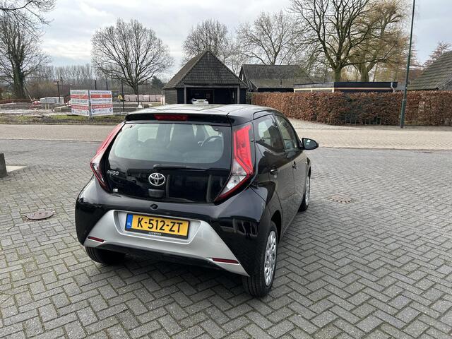 Toyota AYGO 1.0 VVT-i x-play