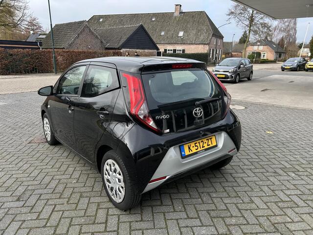 Toyota AYGO 1.0 VVT-i x-play