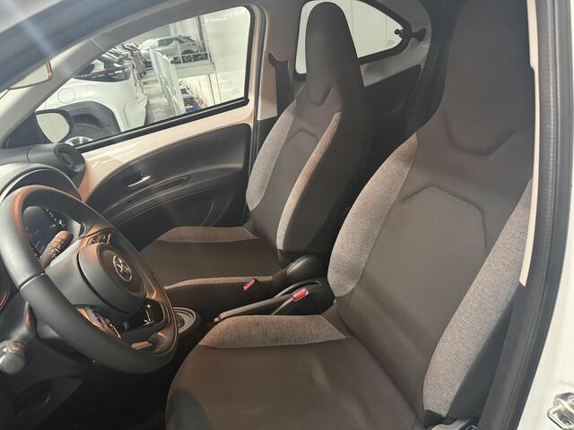 Toyota AYGO X 1.0 VVT-i S-CVT first