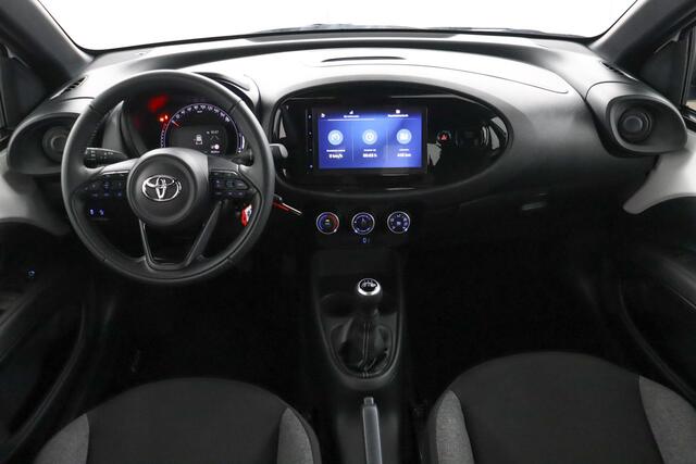Toyota AYGO X 1.0 VVT-i MT Play | Apple carplay & Android auto | Parkeer camera | Cruise control |
