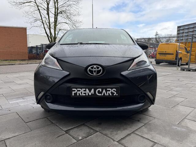 Toyota AYGO 1.0 VVT-i x-fun Grijs | 129.641 km | 2017