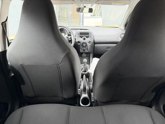 Toyota AYGO 1.0 VVT-i x-fun Grijs | 129.641 km | 2017