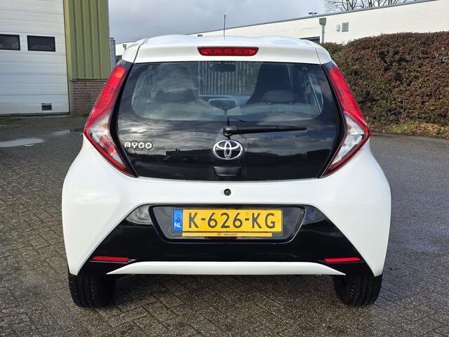 Toyota AYGO 1.0 VVT-i x-play, Camera, Carplay! 31-12-2020! Zondag OPEN!