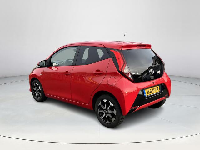 Toyota AYGO 1.0 VVT-i x-play | X-shift automaat | Carplay | Airco | Licht metalen velgen |
