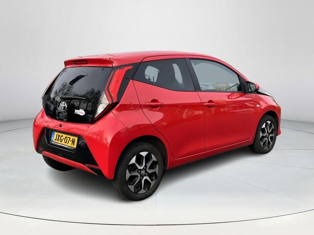Toyota AYGO 1.0 VVT-i x-play | X-shift automaat | Carplay | Airco | Licht metalen velgen |