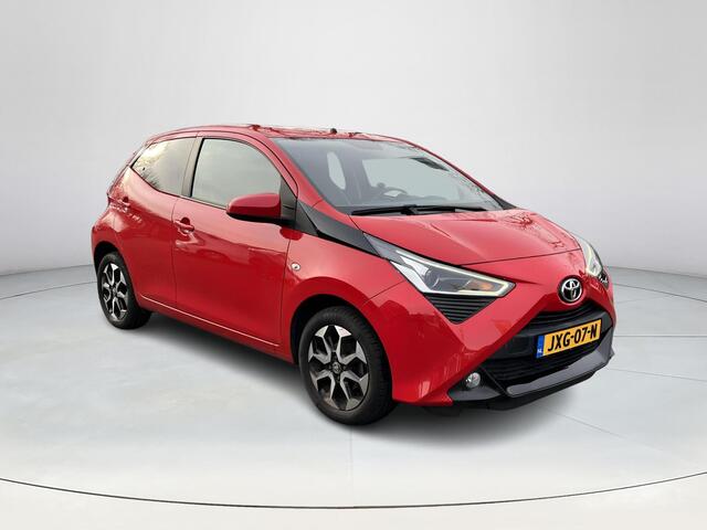 Toyota AYGO 1.0 VVT-i x-play | X-shift automaat | Carplay | Airco | Licht metalen velgen |