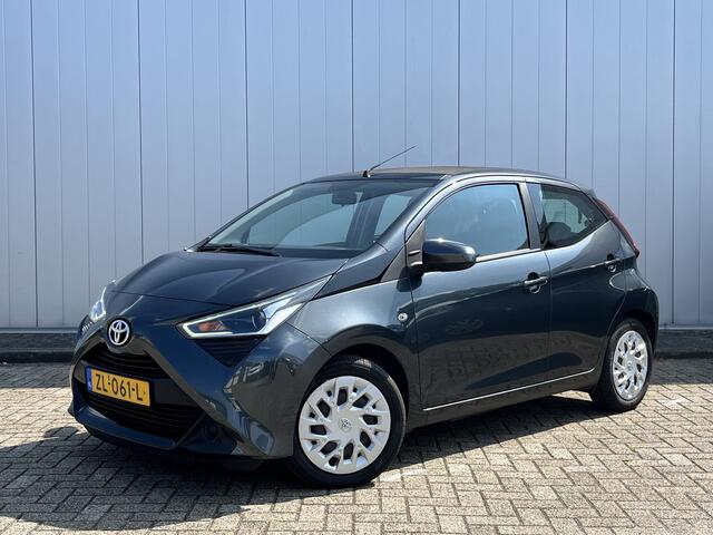 Toyota AYGO 1.0 VVT-i X-Play Cabrio NL Auto Dealer onderhouden Camera